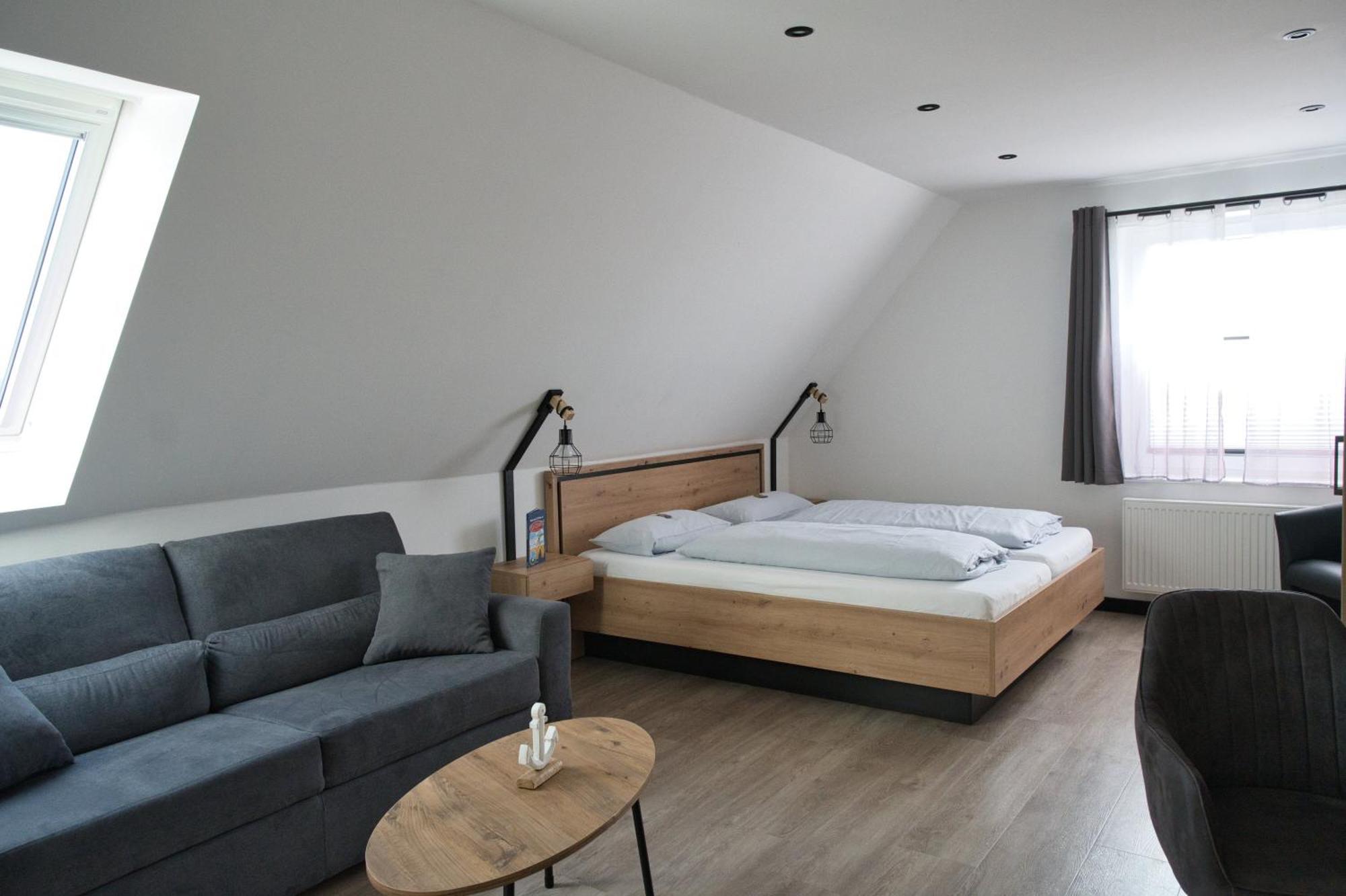 Meerzeit Strandhotel Neuharlingersiel Exterior foto